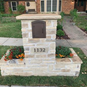 Hardscaping - Mailbox Planter 1